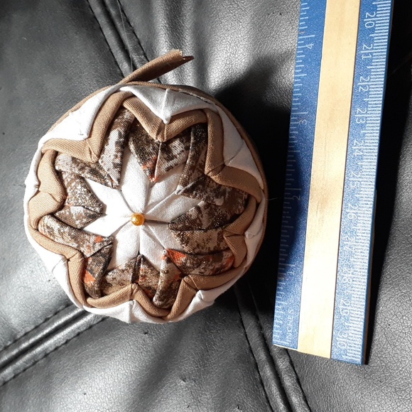 #23 NWOT Christmas Ornament - Picture 1 of 3